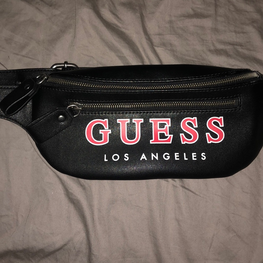 Guess Los Angeles fanny pack